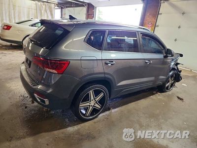 Trzecie zdjęcie samochodu z tyłu: 2022 VOLKSWAGEN TAOS SE VIN:3VVWX7B25NM044241 - miniatura