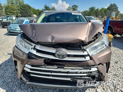 Piąte zdjęcie samochodu w środku: 2018 TOYOTA HIGHLANDER XLE VIN:5TDJZRFH7JS822899 - miniatura