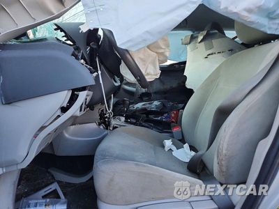 Zdjęcie 7 z 13 samochodu: 2013 TOYOTA COROLLA LE VIN:2T1BU4EE4DC968557 - miniatura