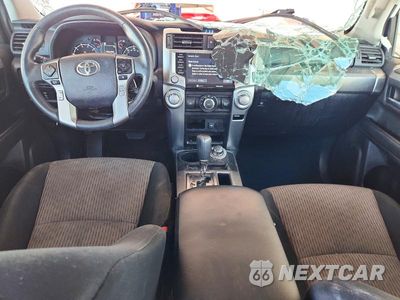 Zdjęcie 8 z 13 samochodu: 2020 TOYOTA 4RUNNER SR5 VIN:JTEBU5JR8L5756945 - miniatura