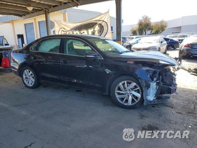 Czwarte zdjęcie samochodu z boku: 2018 VOLKSWAGEN PASSAT SE VIN:1VWBA7A37JC025868 - miniatura