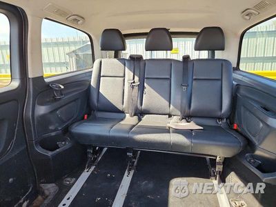 Zdjęcie 10 z 13 samochodu: 2016 MERCEDES-BENZ METRIS VIN:WD4PG2EE9G3123126 - miniatura