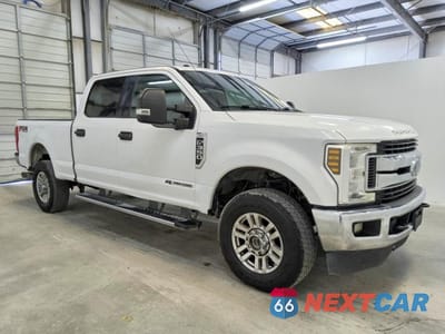 Czwarte zdjęcie samochodu z boku: 2019 FORD F350 SUPER DUTY VIN:1FT8W3BT0KEC86383 - miniatura