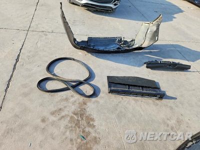 Zdjęcie 12 z 13 samochodu: 2020 FORD EXPLORER XLT VIN:1FMSK7DH8LGC79989 - miniatura