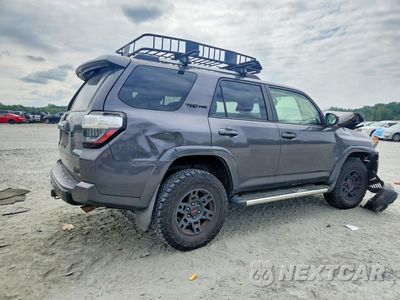 Trzecie zdjęcie samochodu z tyłu: 2016 TOYOTA 4RUNNER TRD PRO VIN:JTEBU5JR9G5308915 - miniatura