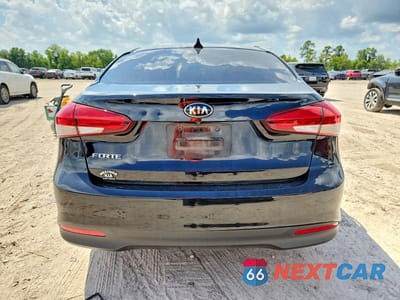Zdjęcie 6 z 12 samochodu: 2017 KIA FORTE LX VIN:3KPFL4A72HE080604 - miniatura