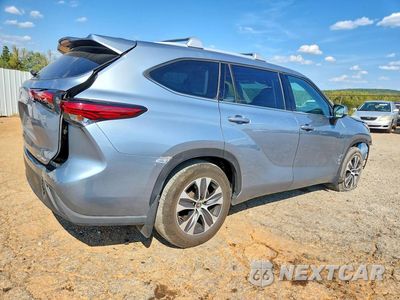Trzecie zdjęcie samochodu z tyłu: 2022 TOYOTA HIGHLANDER XLE VIN:5TDGZRBH6NS227144 - miniatura