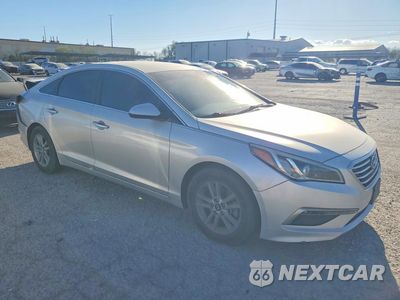 Czwarte zdjęcie samochodu z boku: 2015 HYUNDAI SONATA SE VIN:5NPE24AF7FH010403 - miniatura