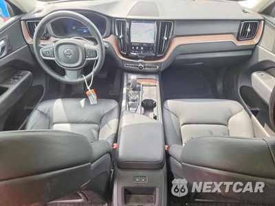 Zdjęcie 8 z 14 samochodu: 2022 VOLVO XC60 B5 MOMENTUM VIN:YV4L12RK1N1080059 - miniatura