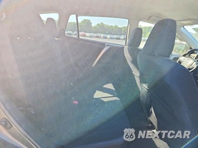 Zdjęcie 11 z 13 samochodu: 2015 TOYOTA RAV4 LE VIN:JTMZFREV2FD057638 - miniatura
