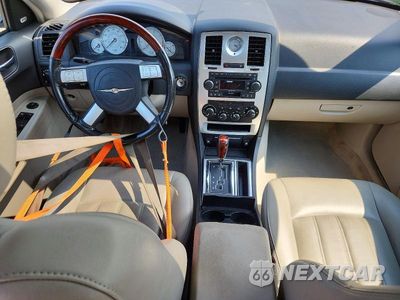 Zdjęcie 8 z 11 samochodu: 2005 CHRYSLER 300C VIN:2C3AA63H65H529028 - miniatura