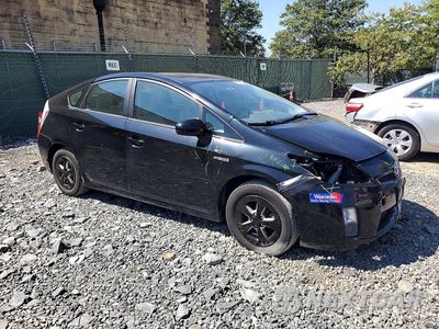 Czwarte zdjęcie samochodu z boku: 2010 TOYOTA PRIUS III VIN:JTDKN3DU8A0096731 - miniatura