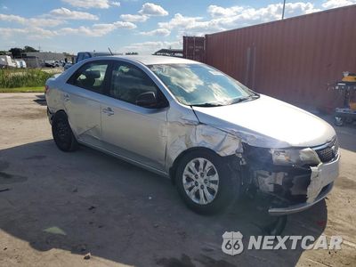 Czwarte zdjęcie samochodu z boku: 2013 KIA FORTE EX VIN:KNAFU4A20D5724069 - miniatura