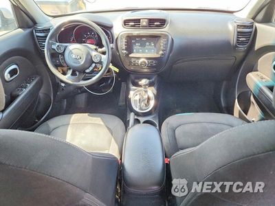 Zdjęcie 8 z 12 samochodu: 2018 KIA SOUL + VIN:KNDJP3A55J7595173 - miniatura