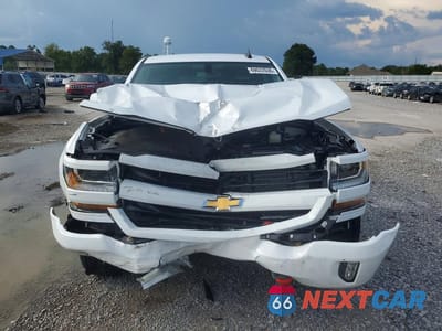 Piąte zdjęcie samochodu w środku: 2018 CHEVROLET SILVERADO K1500 LT VIN:3GCUKREC7JG607657 - miniatura