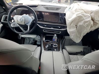 Zdjęcie 8 z 13 samochodu: 2025 BMW X7 XDRIVE40I VIN:5UX23EM00S9X29202 - miniatura