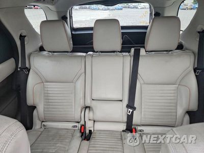 Zdjęcie 10 z 13 samochodu: 2017 LAND ROVER DISCOVERY HSE LUXURY VIN:SALRHBBVXHA033574 - miniatura