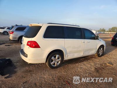 Trzecie zdjęcie samochodu z tyłu: 2011 VOLKSWAGEN ROUTAN SE VIN:2V4RW3DG2BR641969 - miniatura