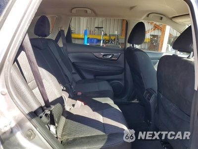 Zdjęcie 10 z 13 samochodu: 2017 NISSAN ROGUE S VIN:KNMAT2MV1HP553045 - miniatura