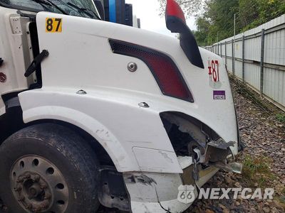 Zdjęcie 14 z 14 samochodu: 2007 VOLVO VNL SEMI TRUCK VIN:4V4NC9TG17N437825 - miniatura