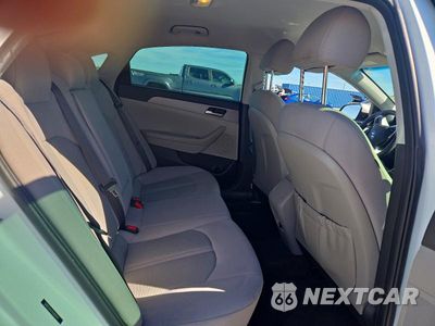 Zdjęcie 10 z 12 samochodu: 2019 HYUNDAI SONATA SE VIN:5NPE24AF7KH819474 - miniatura