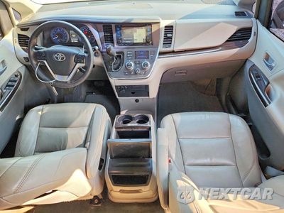 Zdjęcie 8 z 13 samochodu: 2017 TOYOTA SIENNA LTD VIN:5TDYZ3DC6HS845376 - miniatura
