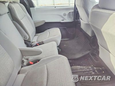 Zdjęcie 11 z 13 samochodu: 2025 TOYOTA SIENNA LE VIN:5TDBRKEC9SS239222 - miniatura