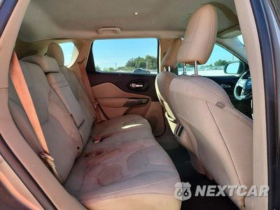 Zdjęcie 10 z 12 samochodu: 2019 JEEP CHEROKEE LATITUDE VIN:1C4PJLCB4KD269446 - miniatura