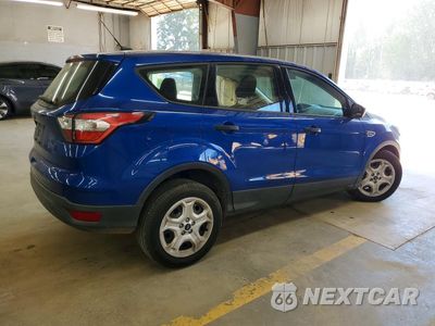 Trzecie zdjęcie samochodu z tyłu: 2018 FORD ESCAPE S VIN:1FMCU0F74JUB87223 - miniatura