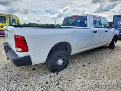 Trzecie zdjęcie samochodu z tyłu: 2018 RAM 2500 ST VIN:3C6UR4HJ4JG212075 - miniatura