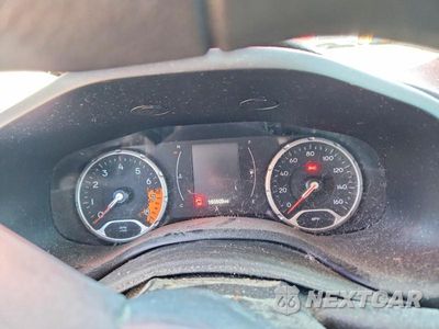 Zdjęcie 9 z 12 samochodu: 2015 JEEP RENEGADE SPORT VIN:ZACCJBAH0FPB53573 - miniatura