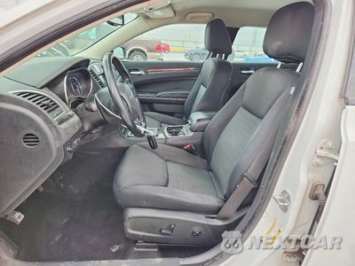 Zdjęcie 7 z 13 samochodu: 2019 CHRYSLER 300 TOURING VIN:2C3CCAAG3KH746208 - miniatura