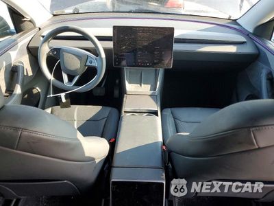 Zdjęcie 8 z 12 samochodu: 2026 TESLA MODEL Y VIN:7SAYGDED0TF381245 - miniatura