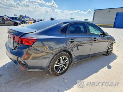 Trzecie zdjęcie samochodu z tyłu: 2023 KIA FORTE LXS VIN:3KPF24AD6PE633830 - miniatura