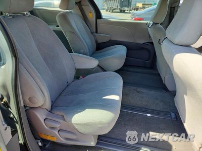 Zdjęcie 11 z 13 samochodu: 2014 TOYOTA SIENNA L 7-PASSENGER VIN:5TDZK3DC5ES464249 - miniatura
