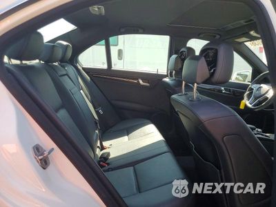 Zdjęcie 10 z 12 samochodu: 2014 MERCEDES-BENZ C 250 VIN:WDDGF4HB3EA963573 - miniatura