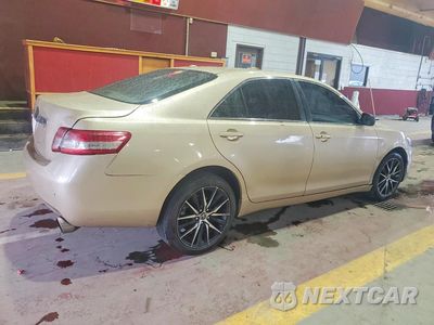 Trzecie zdjęcie samochodu z tyłu: 2010 TOYOTA CAMRY XLE VIN:4T4BF3EK3AR071918 - miniatura