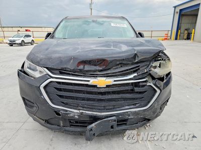 Piąte zdjęcie samochodu w środku: 2018 CHEVROLET TRAVERSE LS VIN:1GNERFKW2JJ209517 - miniatura