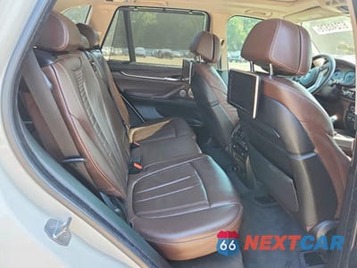 Zdjęcie 11 z 13 samochodu: 2016 BMW X5 XDRIVE50I VIN:5UXKR6C55G0J81453 - miniatura