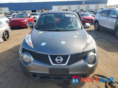 Piąte zdjęcie samochodu w środku: 2013 NISSAN JUKE S VIN:JN8AF5MV4DT216349 - miniatura