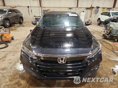 Piąte zdjęcie samochodu w środku: 2018 HONDA ACCORD SPORT VIN:1HGCV1F39JA087691 - miniatura