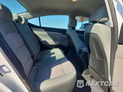 Zdjęcie 10 z 12 samochodu: 2017 HYUNDAI ELANTRA SE VIN:5NPD84LF5HH080881 - miniatura