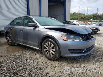 Czwarte zdjęcie samochodu z boku: 2013 VOLKSWAGEN PASSAT S VIN:1VWAH7A31DC077816 - miniatura