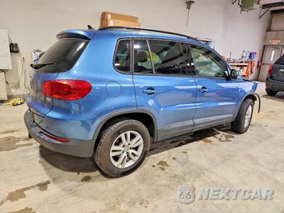 Trzecie zdjęcie samochodu z tyłu: 2017 VOLKSWAGEN TIGUAN S VIN:WVGAV7AX9HK009995 - miniatura