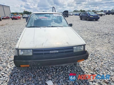 Piąte zdjęcie samochodu w środku: 1987 TOYOTA COROLLA DELUXE VIN:JT2AE82E2H3542569 - miniatura