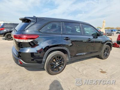 Trzecie zdjęcie samochodu z tyłu: 2019 TOYOTA HIGHLANDER SE VIN:5TDKZRFH5KS325274 - miniatura