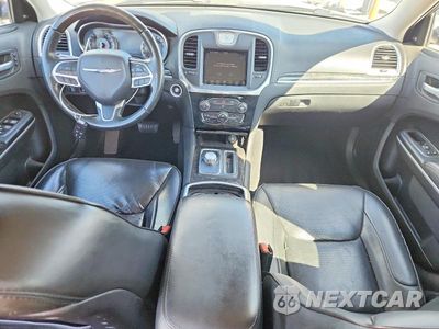 Zdjęcie 8 z 13 samochodu: 2020 CHRYSLER 300 LIMITED VIN:2C3CCAEG7LH141846 - miniatura