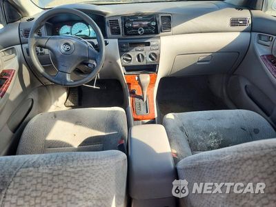 Zdjęcie 8 z 13 samochodu: 2004 TOYOTA COROLLA LE VIN:1NXBR38E74Z250927 - miniatura