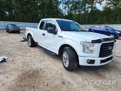 Czwarte zdjęcie samochodu z boku: 2017 FORD F150 SUPER CAB VIN:1FTEX1CF8HFB29121 - miniatura