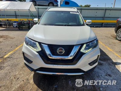 Piąte zdjęcie samochodu w środku: 2018 NISSAN ROGUE SV VIN:JN8AT2MV2JW307802 - miniatura